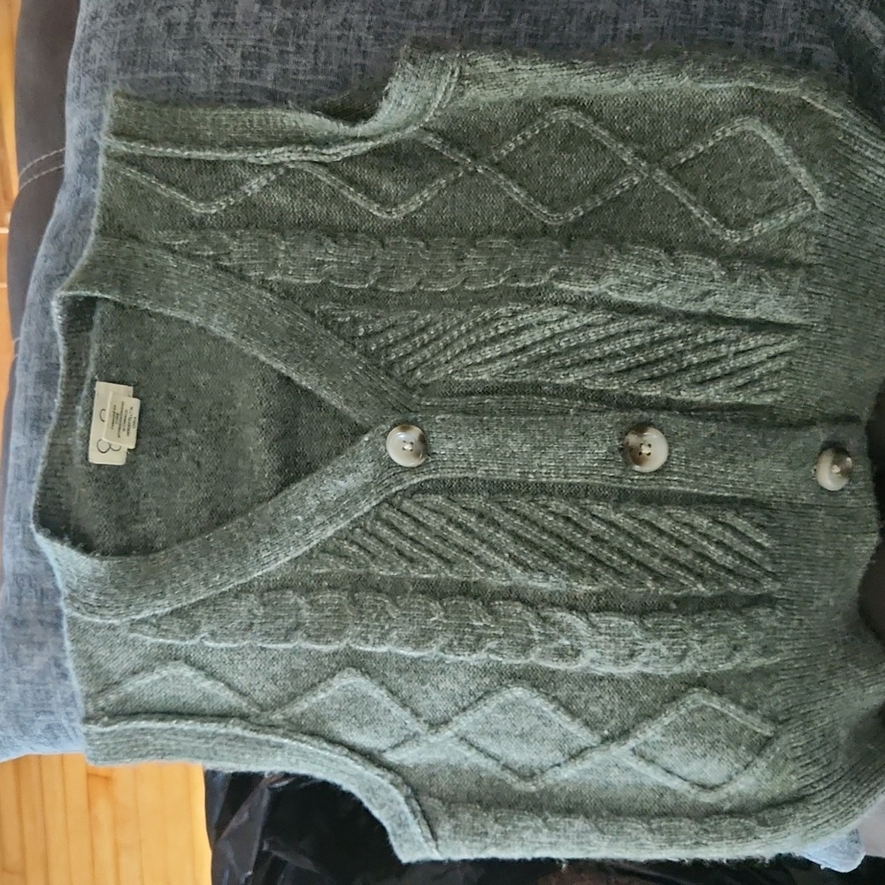 Sweater vest